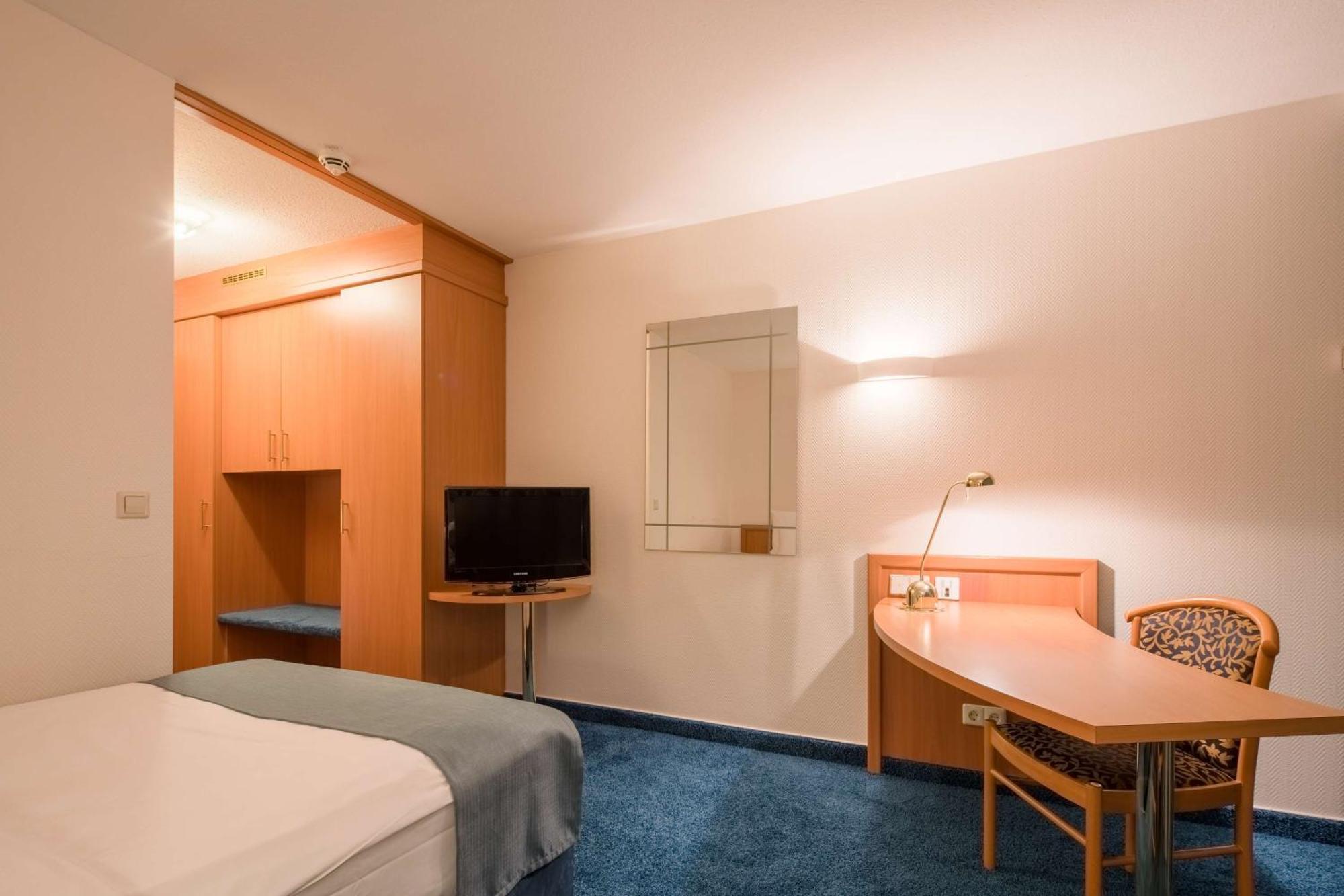 เบสต์ เวสเทิร์น พลัส โฮเทล เฟลล์บัค-ชตุทท์การ์ท Hotel เฟลบาค ภายนอก รูปภาพ